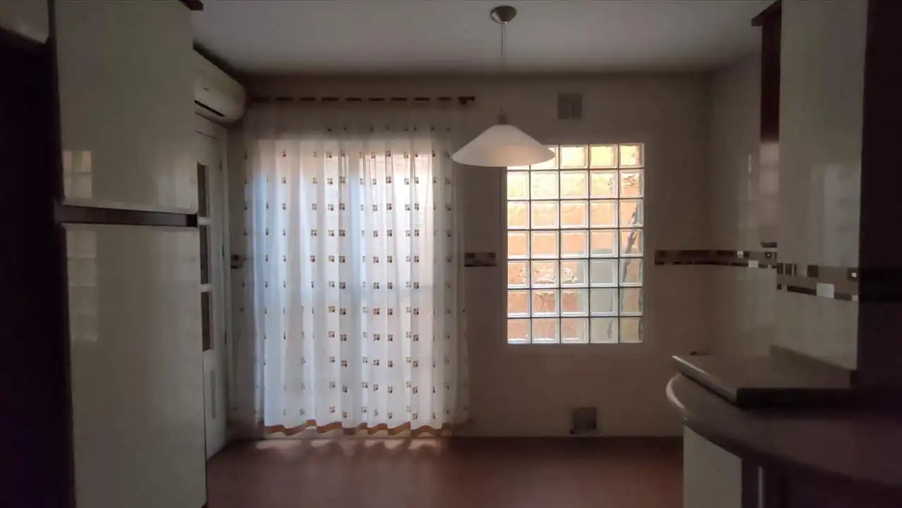 Cocina de Piso en venta en Ciudad Real con Calefacción, Parquet y Trastero