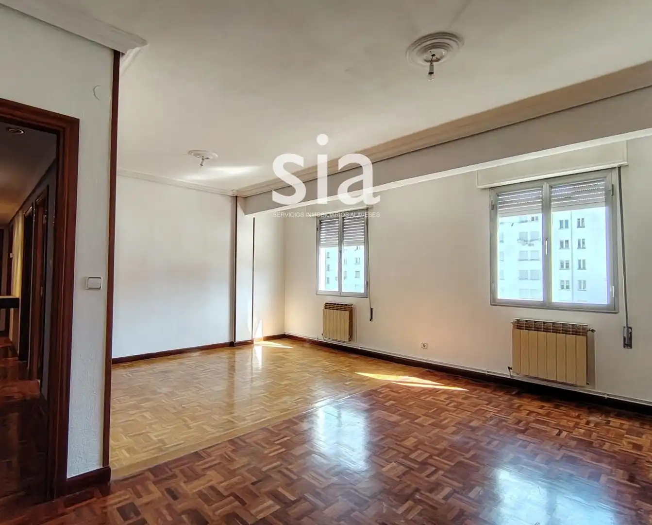 Sala d'estar de Pis en venda en Vitoria - Gasteiz amb Calefacció, Terrassa i Traster