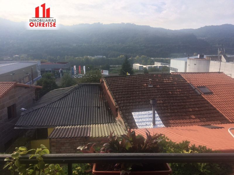 Vista exterior de Casa o xalet en venda en Ourense Capital  amb Calefacció