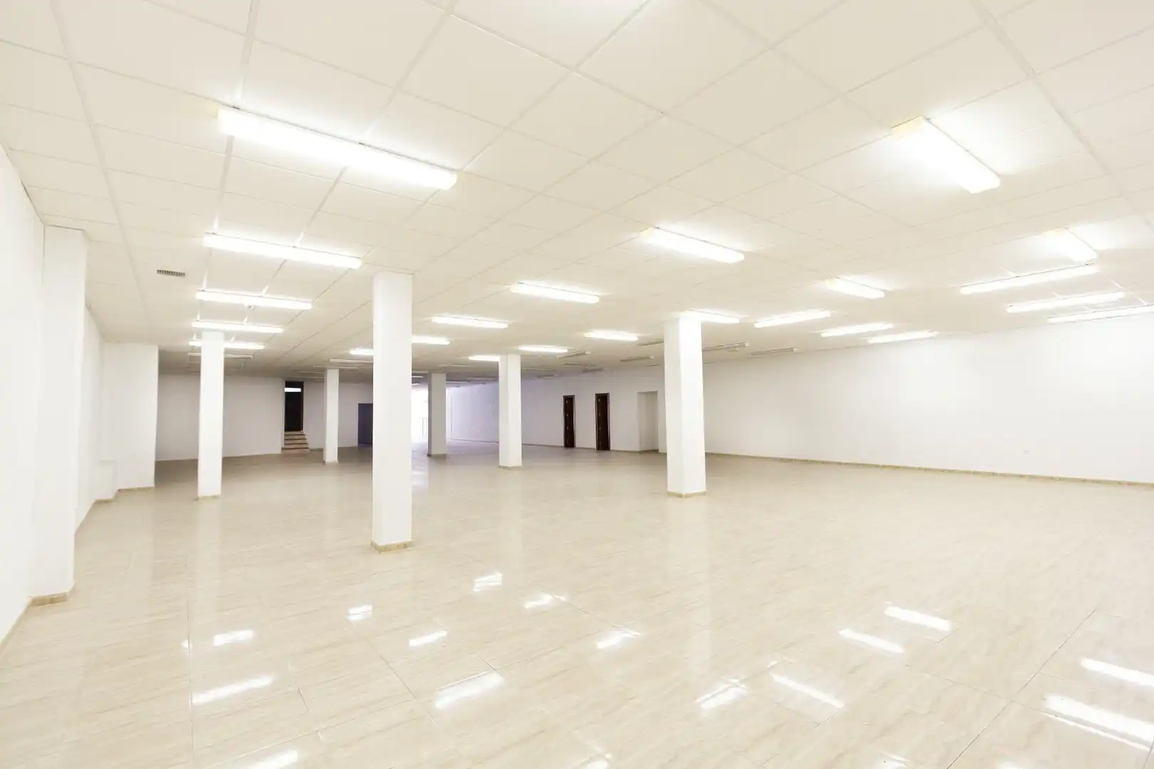 Local comercial en venda a Calle JUAN CARLOS I, imagen 4