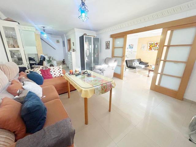 Casa adosada en Venta en Colores -  Entreparques