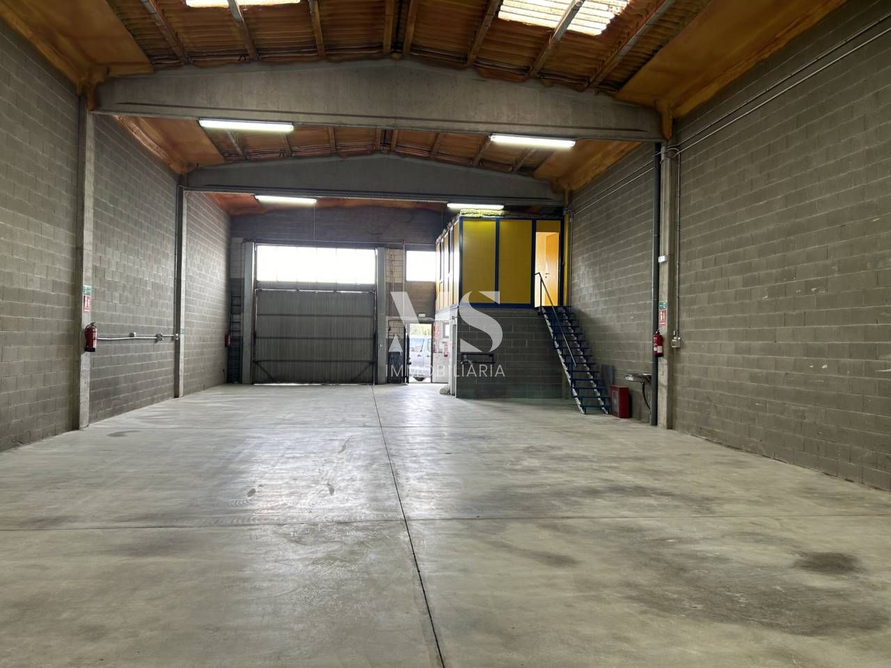 Nave industrial de alquiler en Masies de Roda, Caputxins - Ambulatori