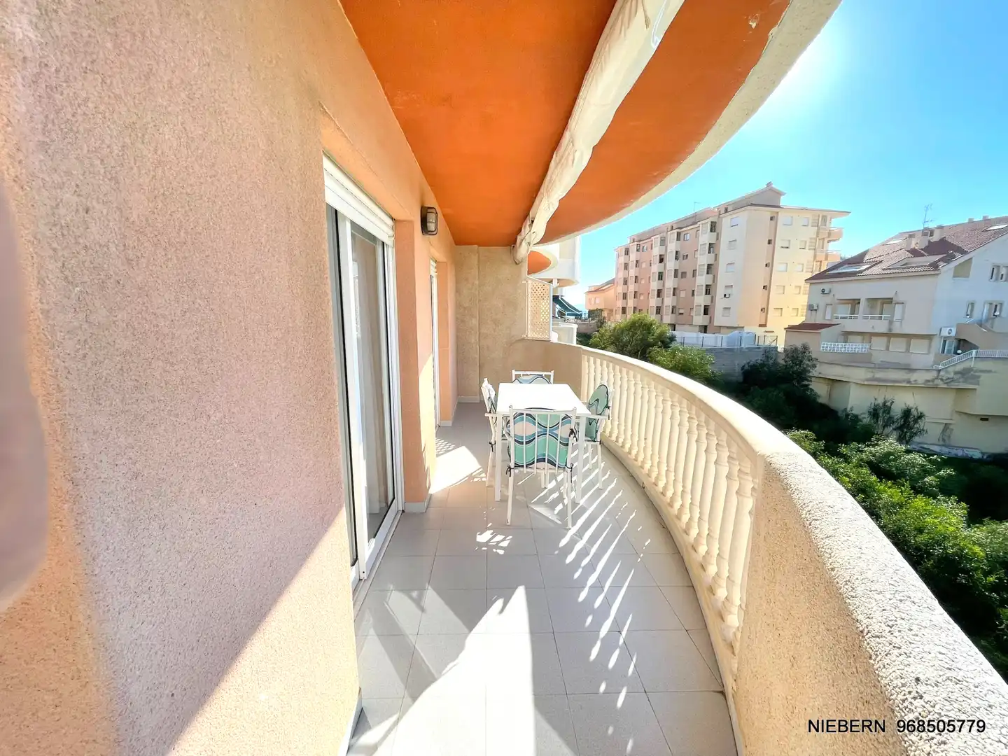 Terrasse von Wohnung zum Verkauf in La Manga del Mar Menor mit Klimaanlage, Parkett und Terrasse