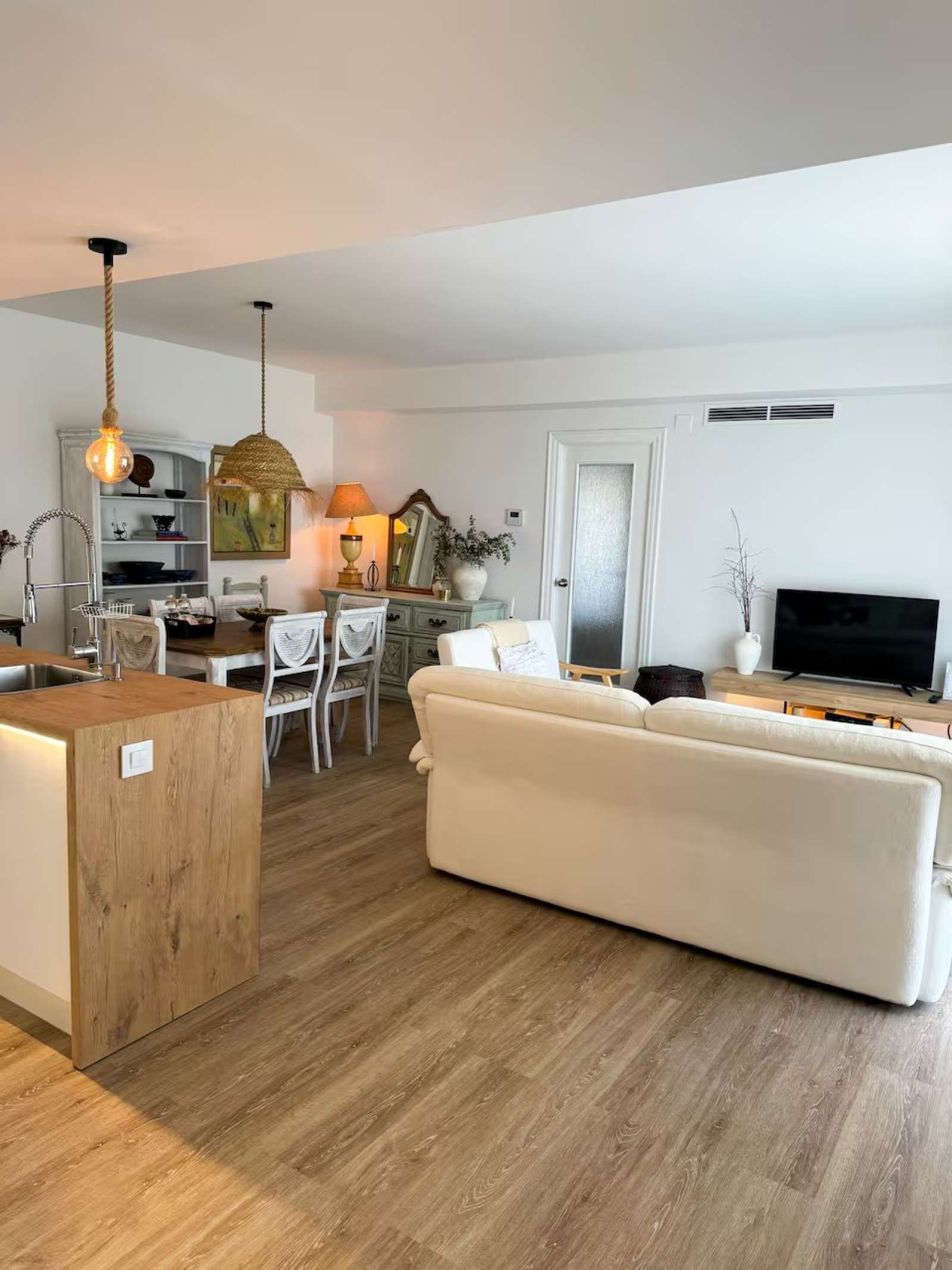 Wohnzimmer von Wohnungen zur untervermieten in Dénia mit Klimaanlage, Terrasse und Möbliert