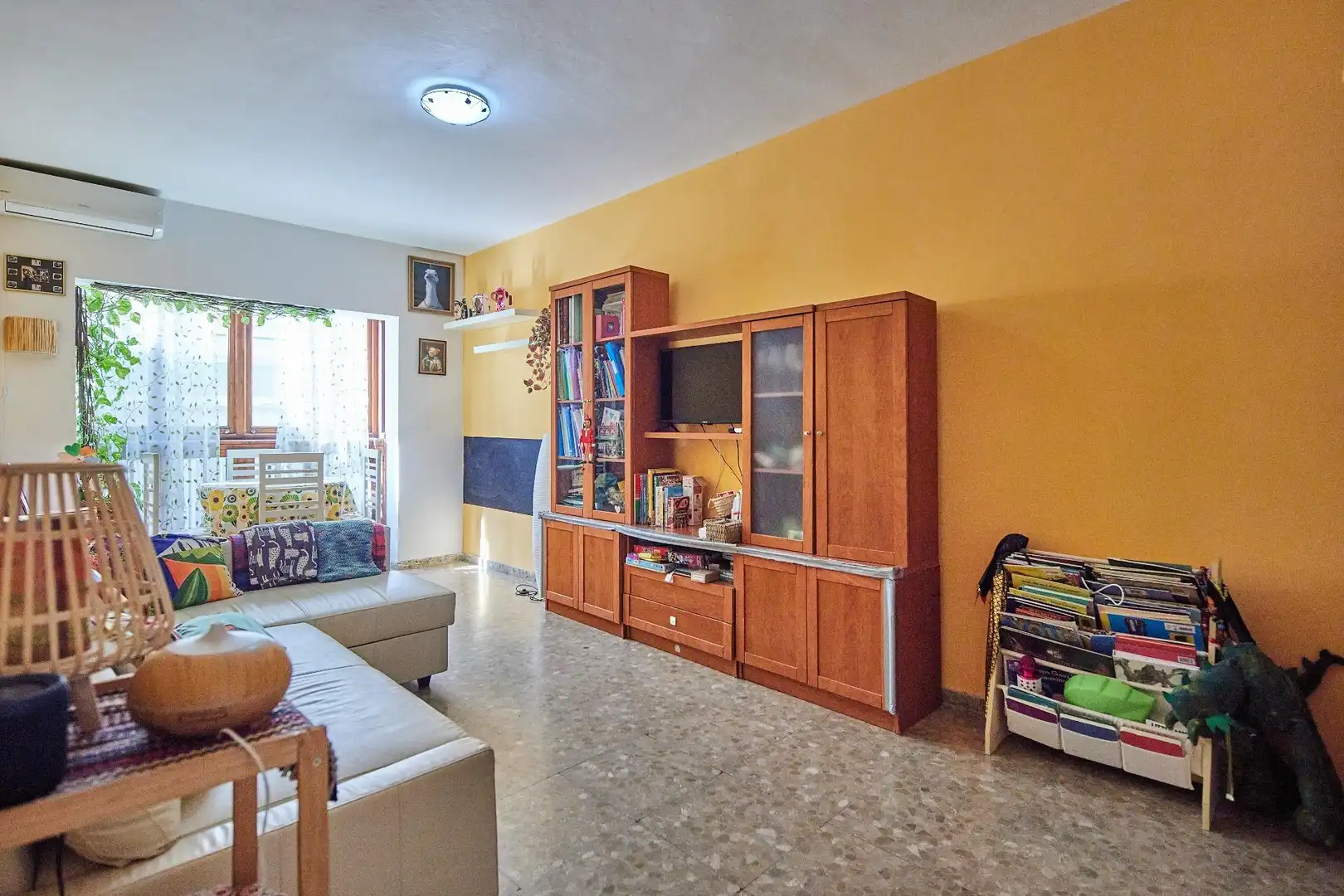 Sala d'estar de Pis en venda en Cádiz amb Aire condicionat i Balcó