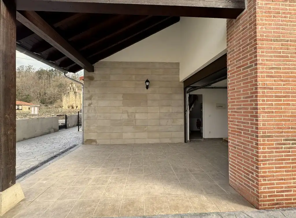 Detached homes for sale in Molledo