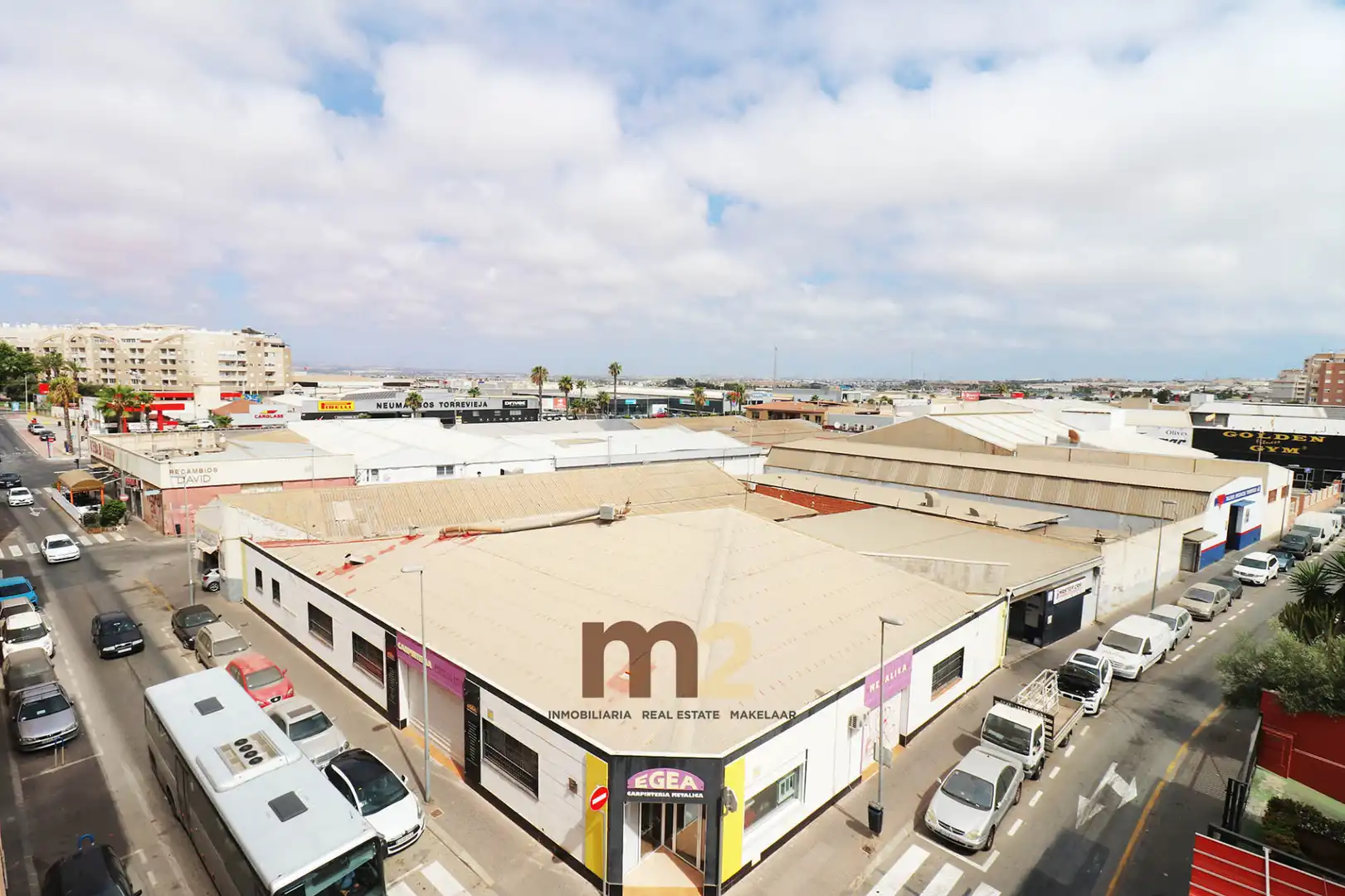 Vista exterior de Pis en venda en Torrevieja amb Aire condicionat, Terrassa i Moblat