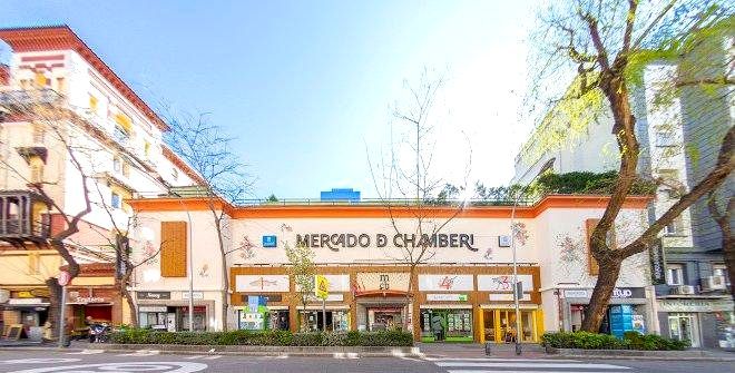 Vista exterior de Planta baixa en venda en  Madrid Capital amb Aire condicionat, Calefacció i Parquet