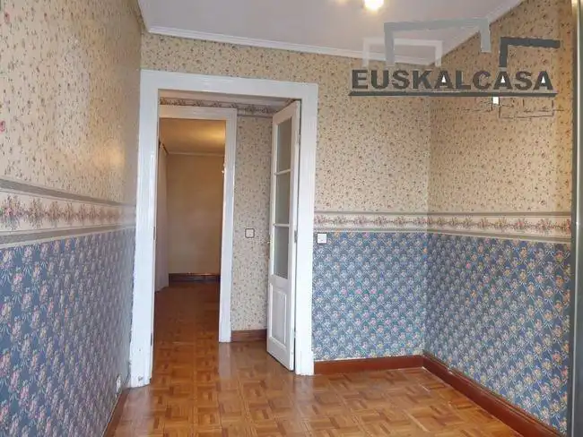 Bedroom of Flat for sale in Bilbao   with Heating and Balcony