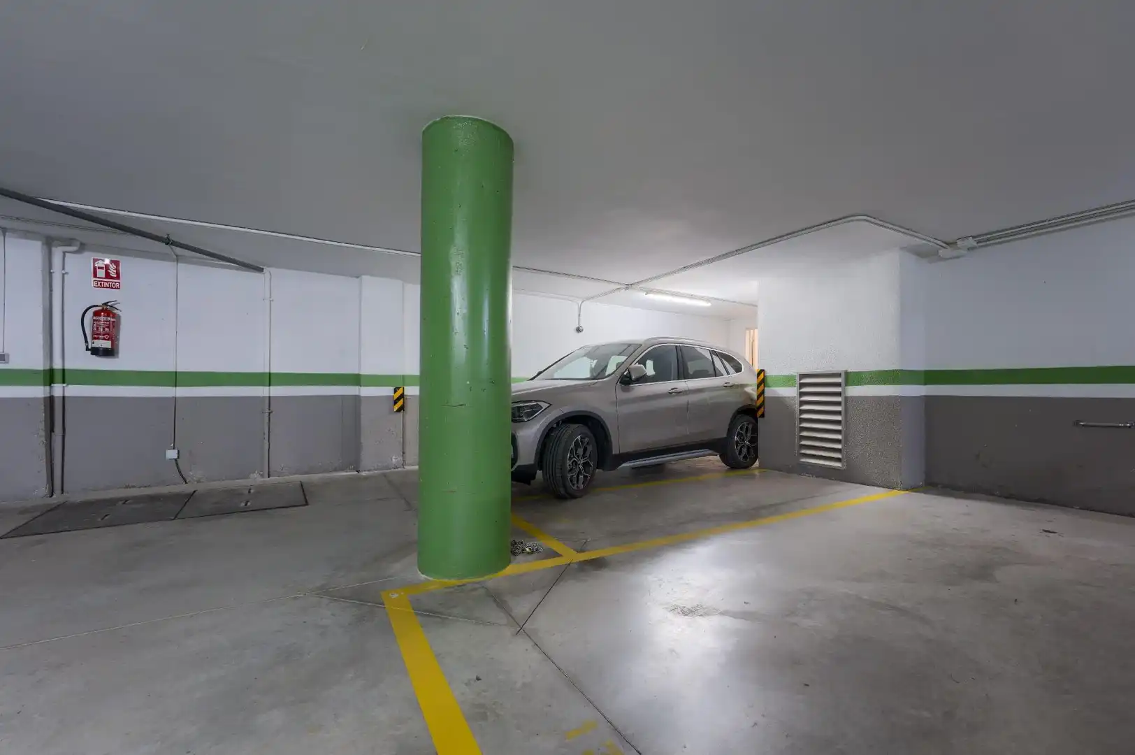 Parkplatz von Dachboden zum Verkauf in Sevilla mit Klimaanlage, Heizung und Terrasse