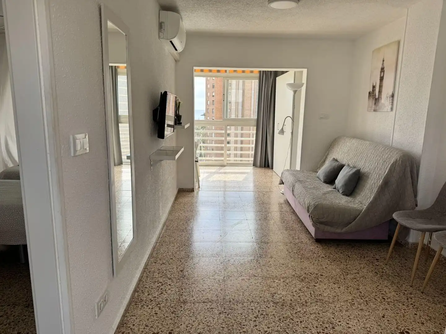 Dormitori de Apartament en venda en Benidorm amb Aire condicionat, Terrassa i Moblat