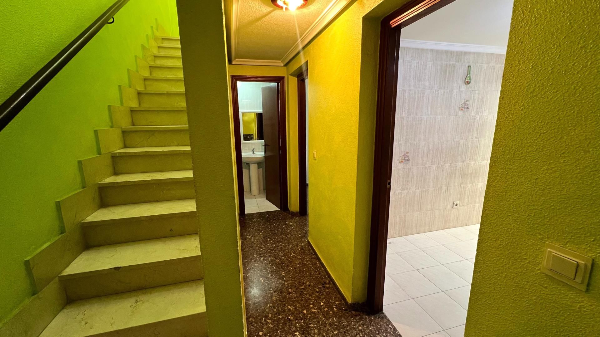 Casa adosada en venda en El Pinós / Pinoso amb Terrassa i Balcó