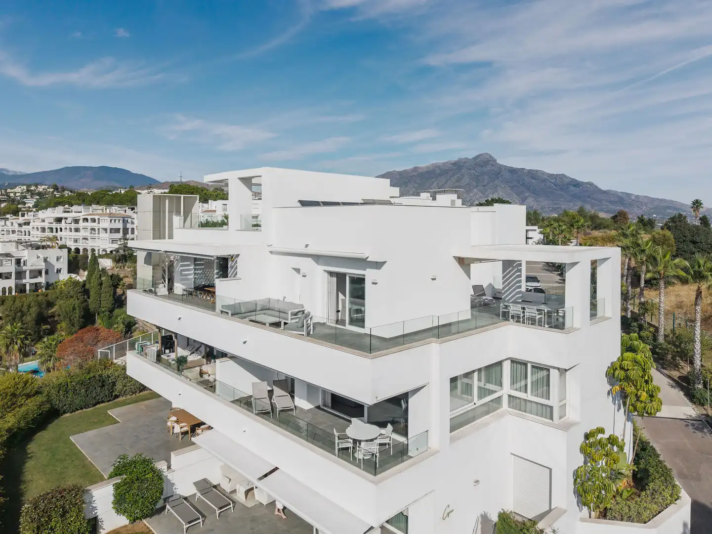Penthouse with pool for sale in La Quinta