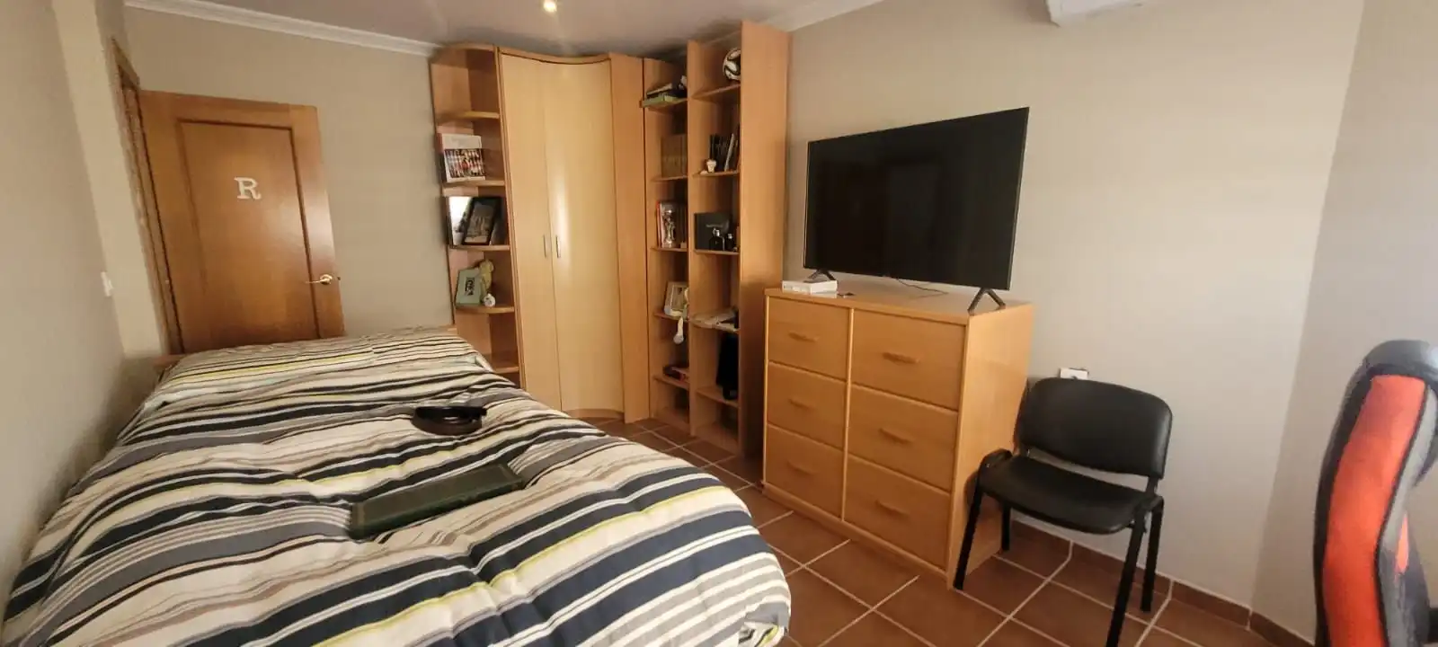 Dormitori de Casa o xalet en venda en Algeciras amb Jardí privat, Terrassa i Traster