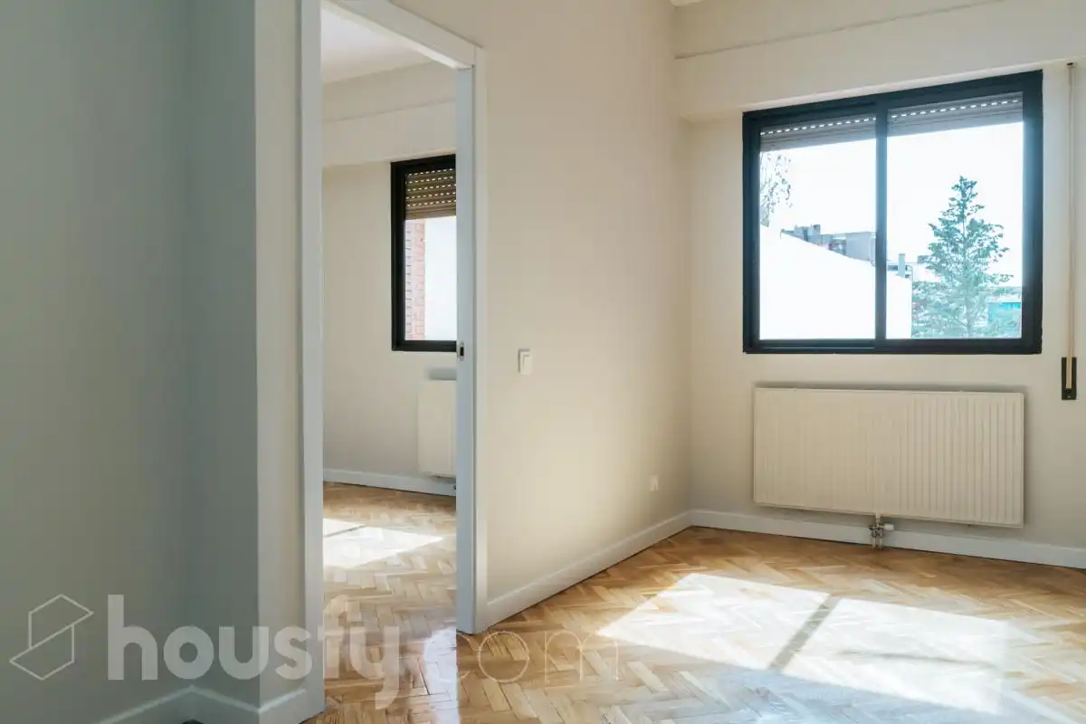 Bedroom of Flat for rent in Madrid  with Heating, Terrace and Furnished