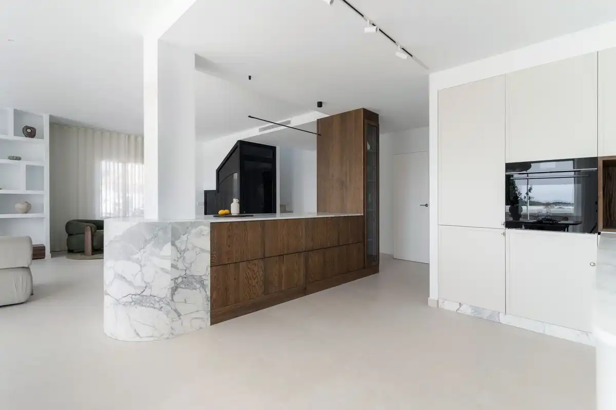 Cocina de Dúplex en venta en Marbella con Aire acondicionado, Jardín privado y Terraza