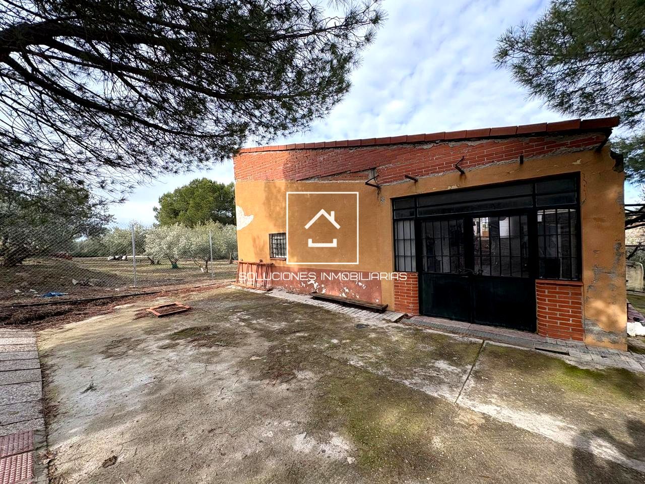 Vista exterior de Finca rústica en venda en Chinchón amb Terrassa i Piscina