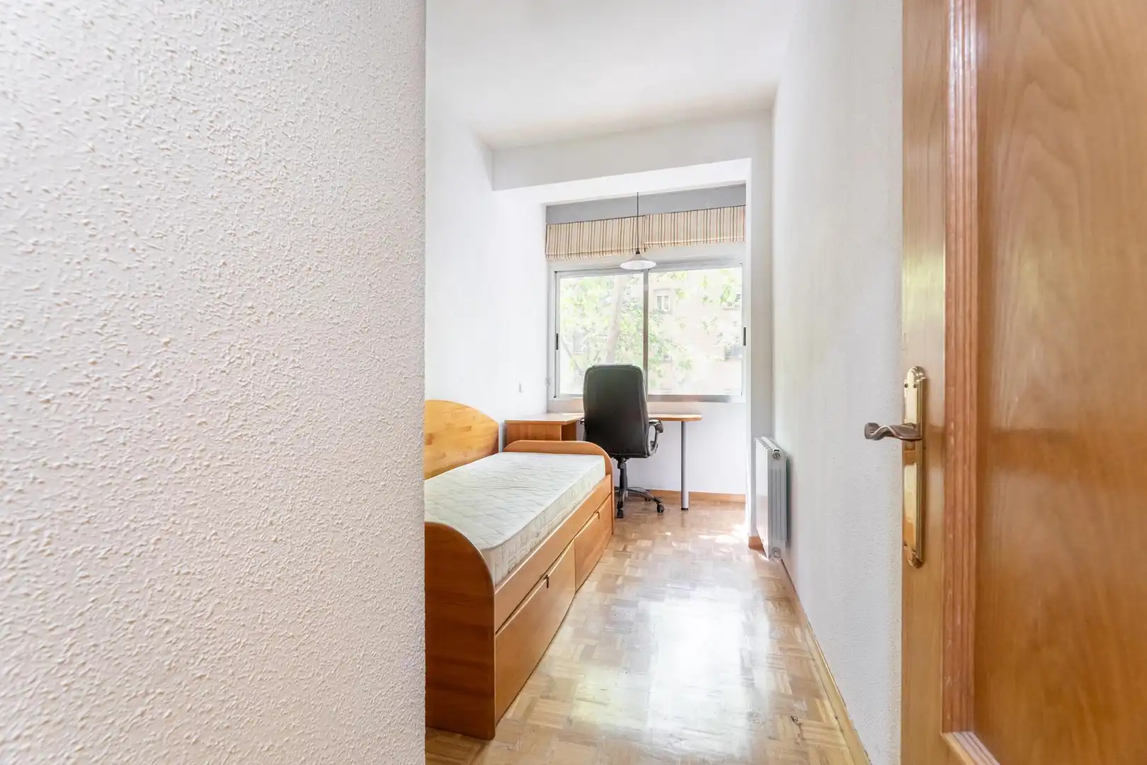 Habitación de Piso en venta en Madrid con Calefacción, Parquet y Balcón