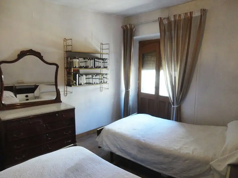 Habitación de Edificio en venta en Salas de los Infantes