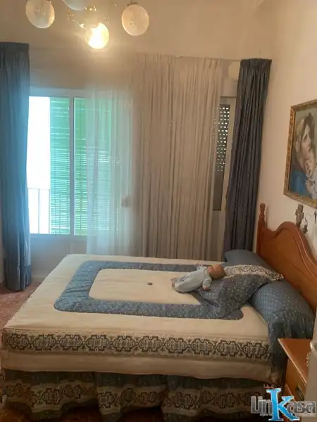 Dormitori de Casa o xalet en venda en Linares amb Terrassa i Balcó