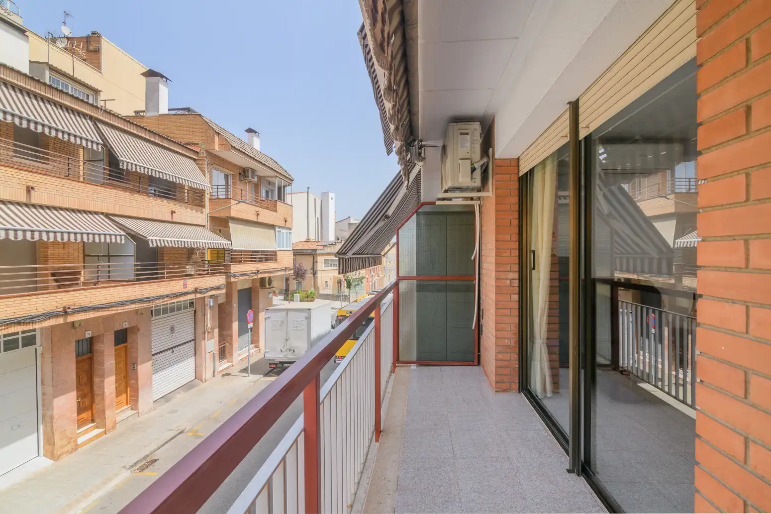 Terrassa de Casa adosada en venda en Sant Boi de Llobregat amb Aire condicionat i Terrassa