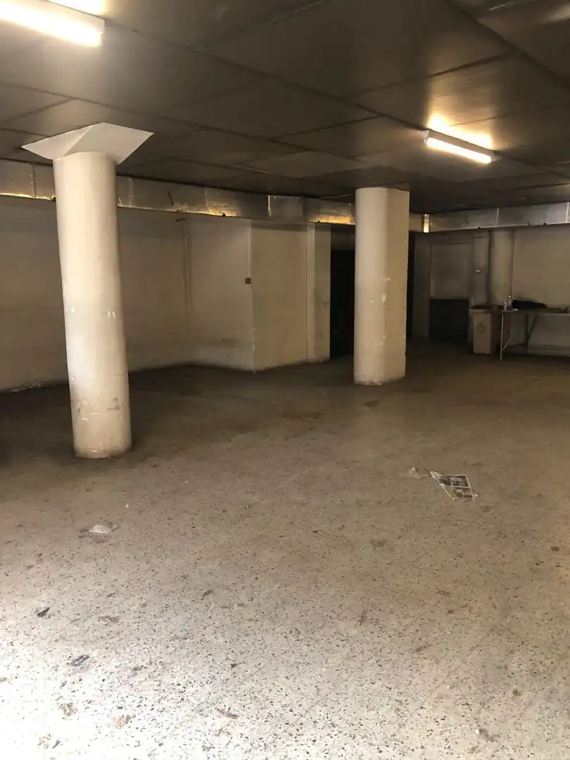 Local comercial en venda a Carrer SANT CRISTOFOL, imagen 4