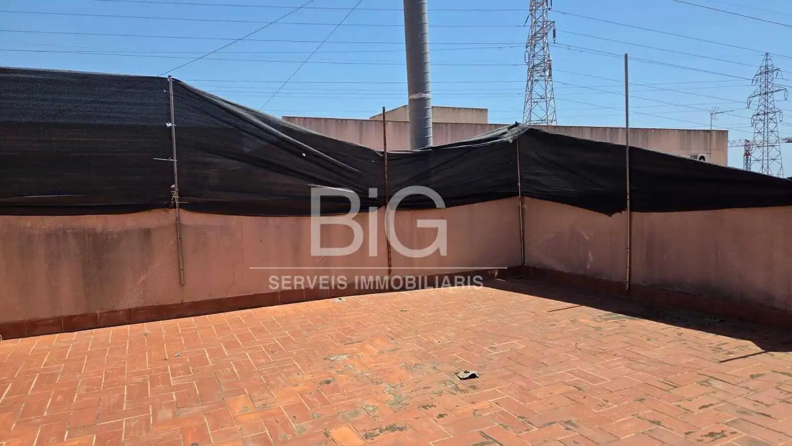 Terrasse von Fabrikhallen zum Verkauf in Mataró
