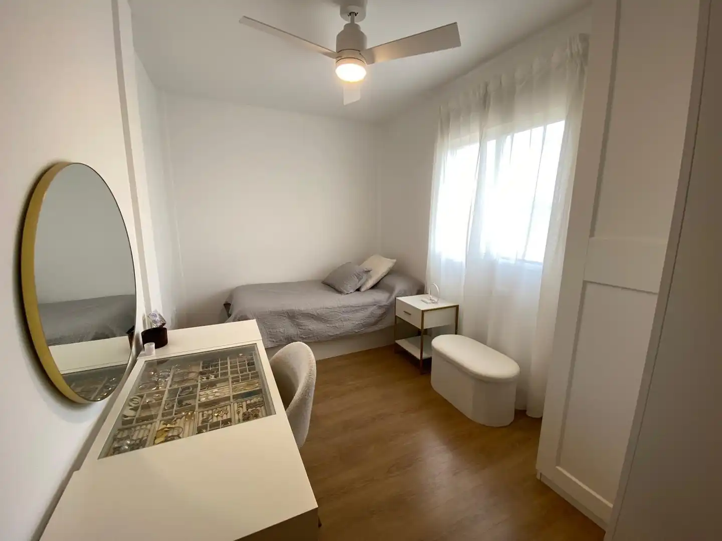Dormitori de Casa o xalet en venda en Cartagena amb Aire condicionat i Jardí privat