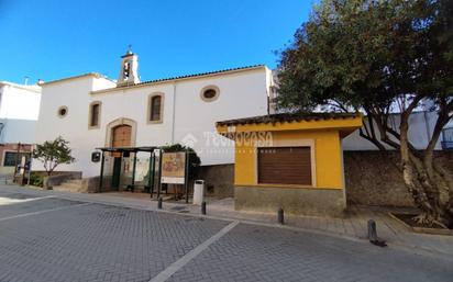 Exterior view of Single-family semi-detached for sale in Martos  with Air Conditioner, Private garden and Terrace