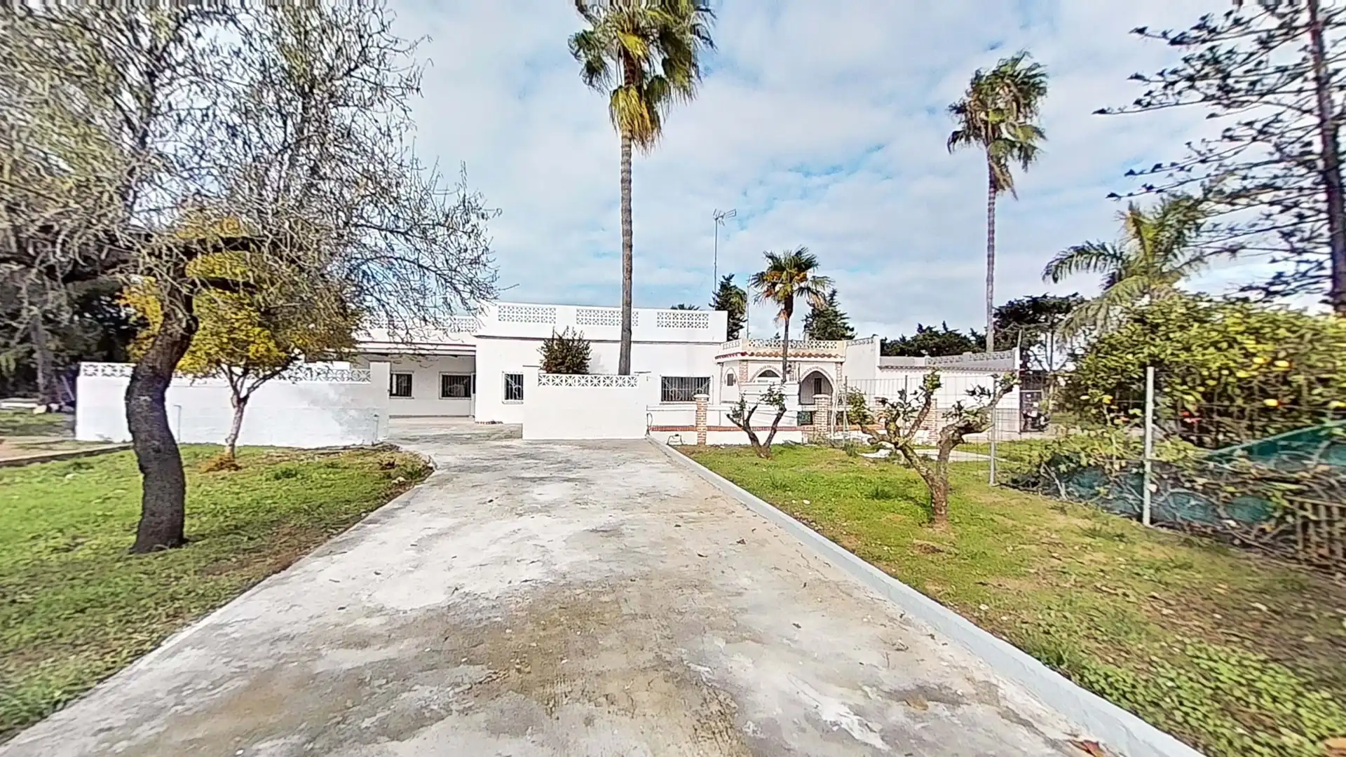Vista exterior de Casa o xalet en venda en Rota amb Aire condicionat, Calefacció i Terrassa