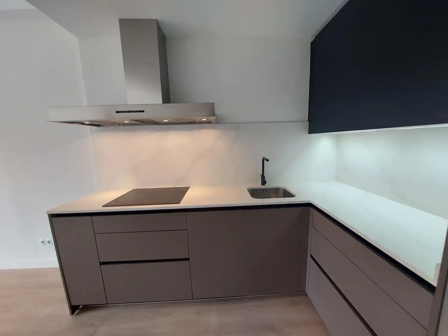 Flat with terrace to rent in Carrer de Ferran Puig, imagen 8