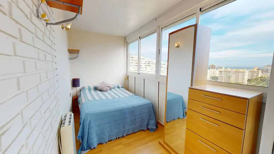 Habitación de Piso en venta en Alicante / Alacant con Aire acondicionado, Calefacción y Terraza