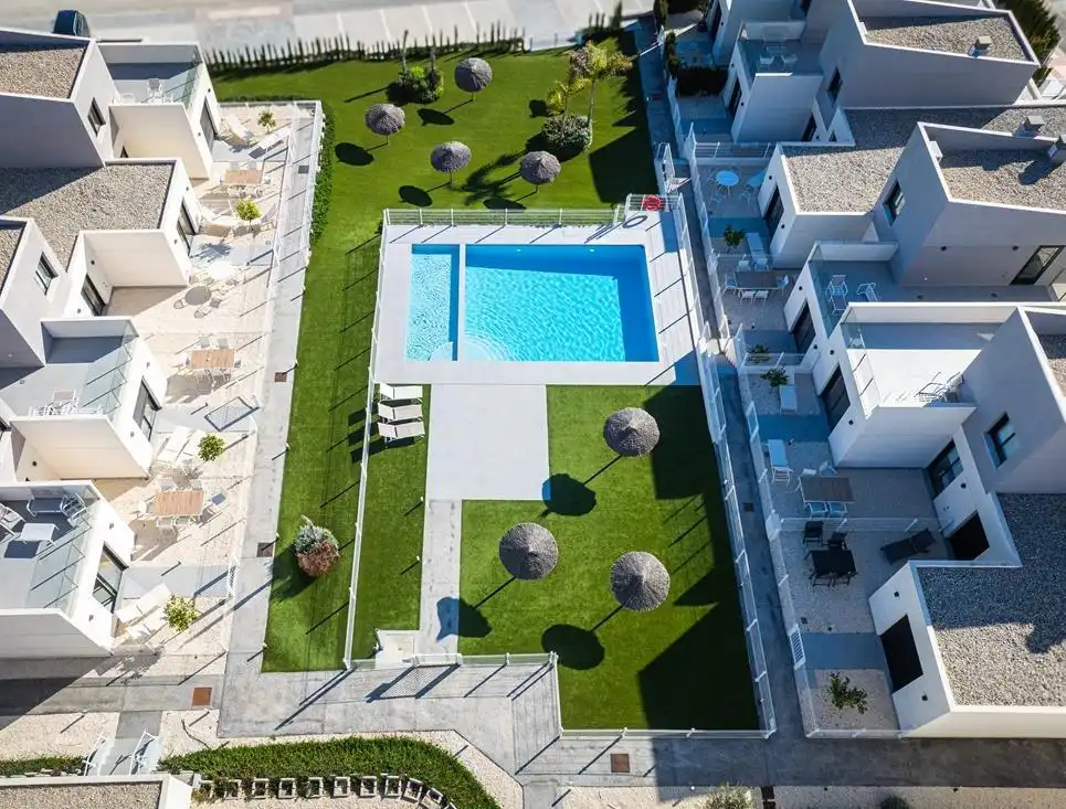 Piscina de Casa adosada en venta en Murcia con Aire acondicionado, Calefacción y Jardín privado