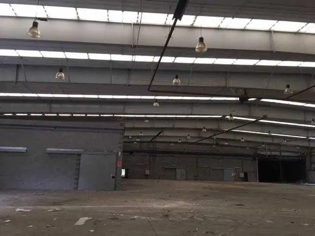 Vista exterior de Nave industrial en venta en San Martín del Rey Aurelio