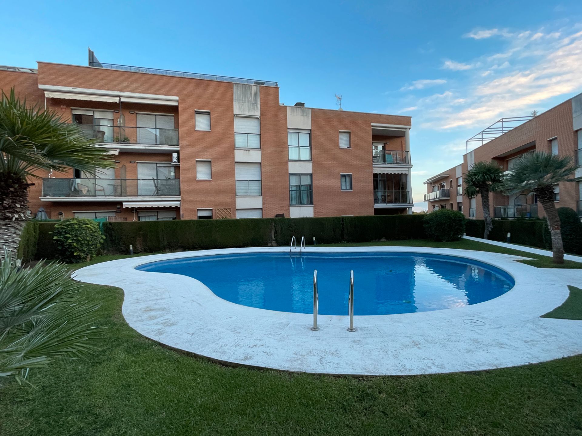 Piscina de Pis en venda en Cambrils amb Aire condicionat, Calefacció i Terrassa