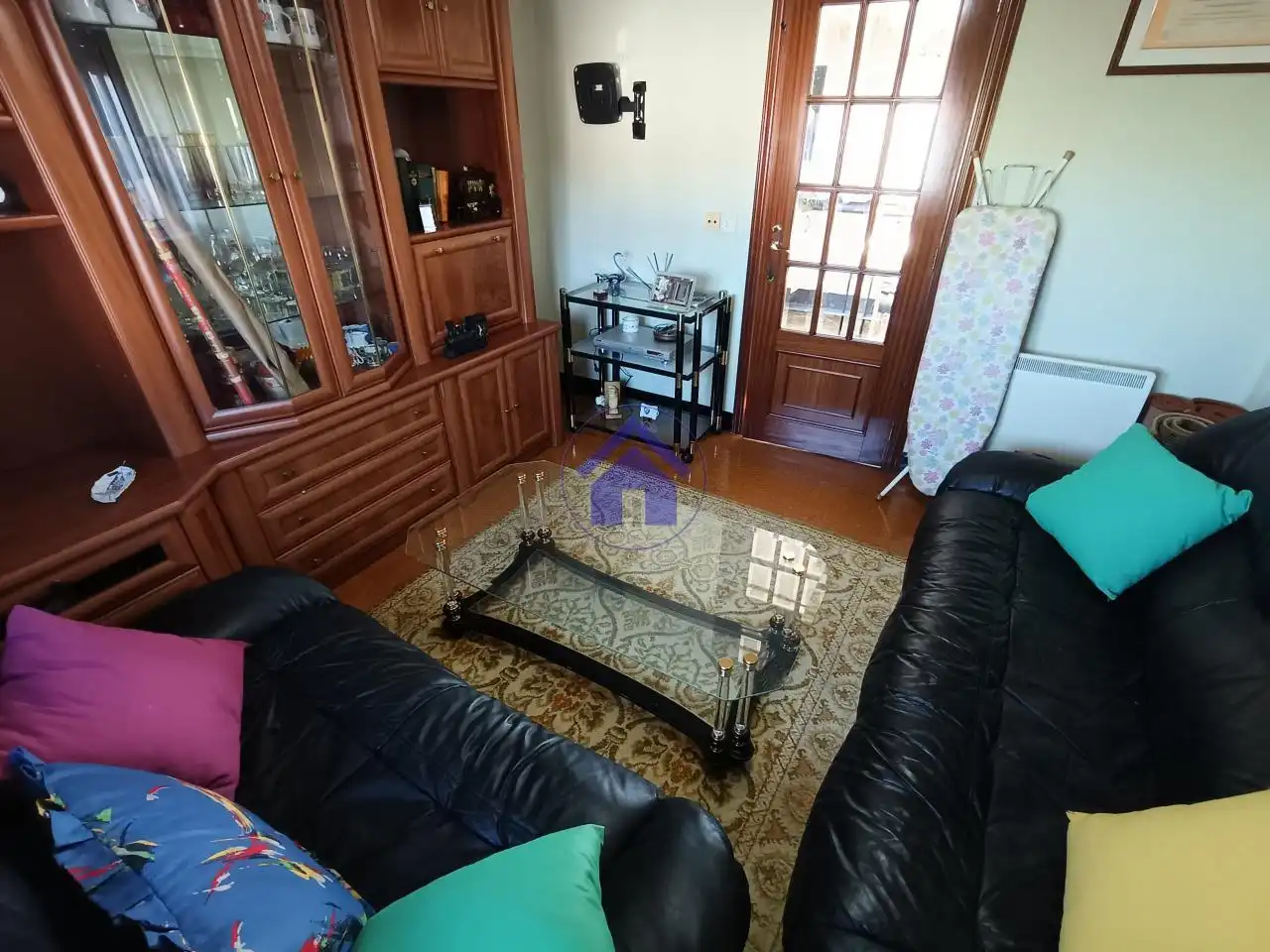 Living room of Flat for sale in Vigo   with Heating, Parquet flooring and Furnished