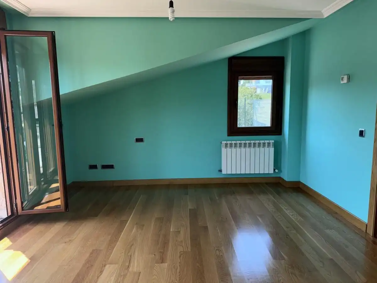Dormitori de Casa o xalet en venda en Siero amb Calefacció, Jardí privat i Terrassa
