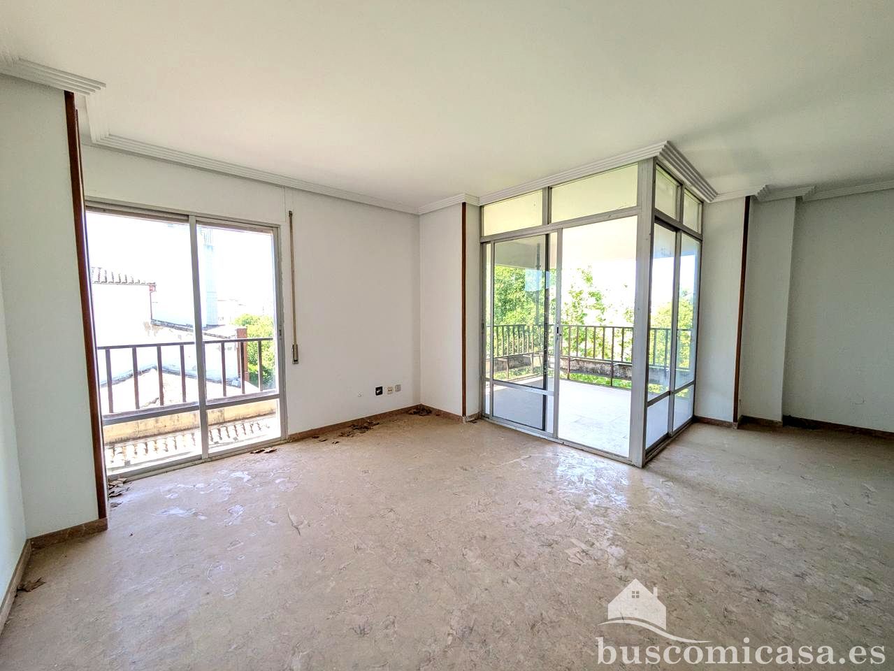 Sala d'estar de Dúplex en venda en Linares amb Aire condicionat, Terrassa i Traster