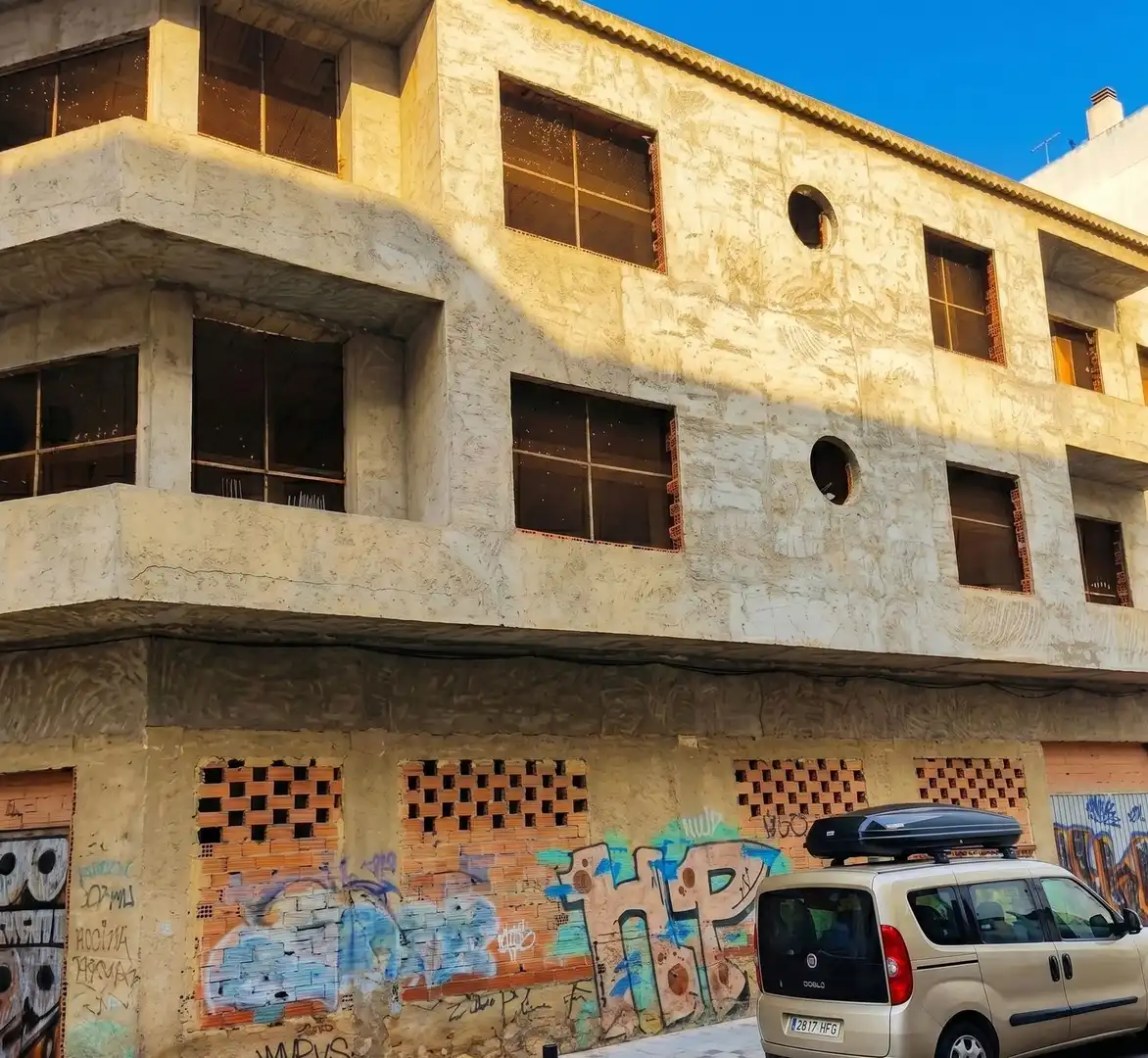 Vista exterior de Edifici en venda en Torrevieja