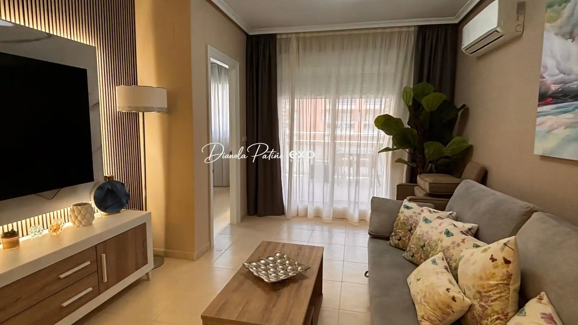 Sala d'estar de Apartament en venda en Oropesa del Mar / Orpesa amb Aire condicionat, Jardí privat i Terrassa