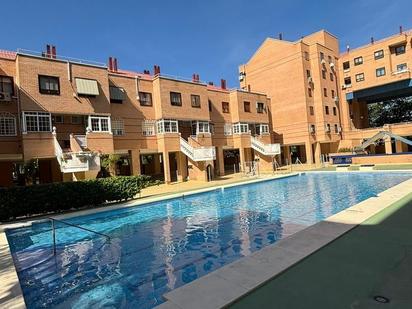 Piscina de Pis en venda en Móstoles amb Aire condicionat, Calefacció i Terrassa