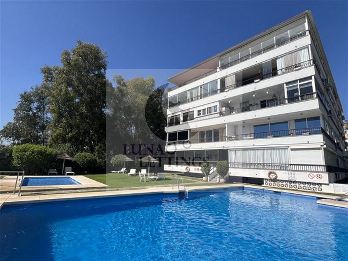 Vista exterior de Estudio de alquiler en Marbella con Aire acondicionado, Parquet y Amueblado