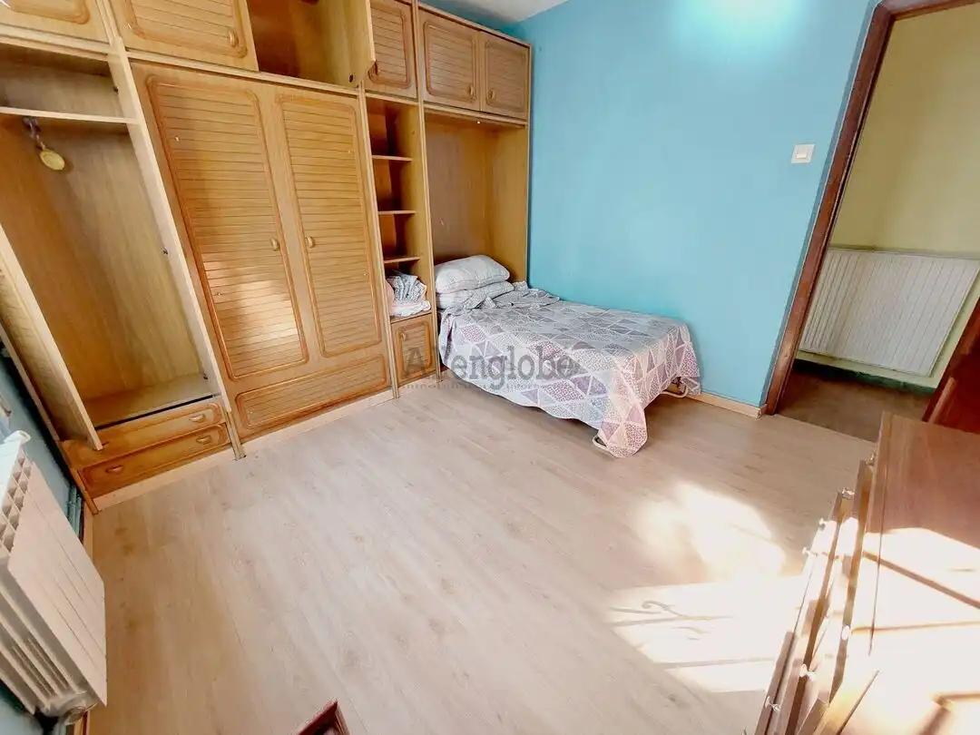 Schlafzimmer von Wohnung zum Verkauf in Oviedo  mit Heizung und Abstellraum