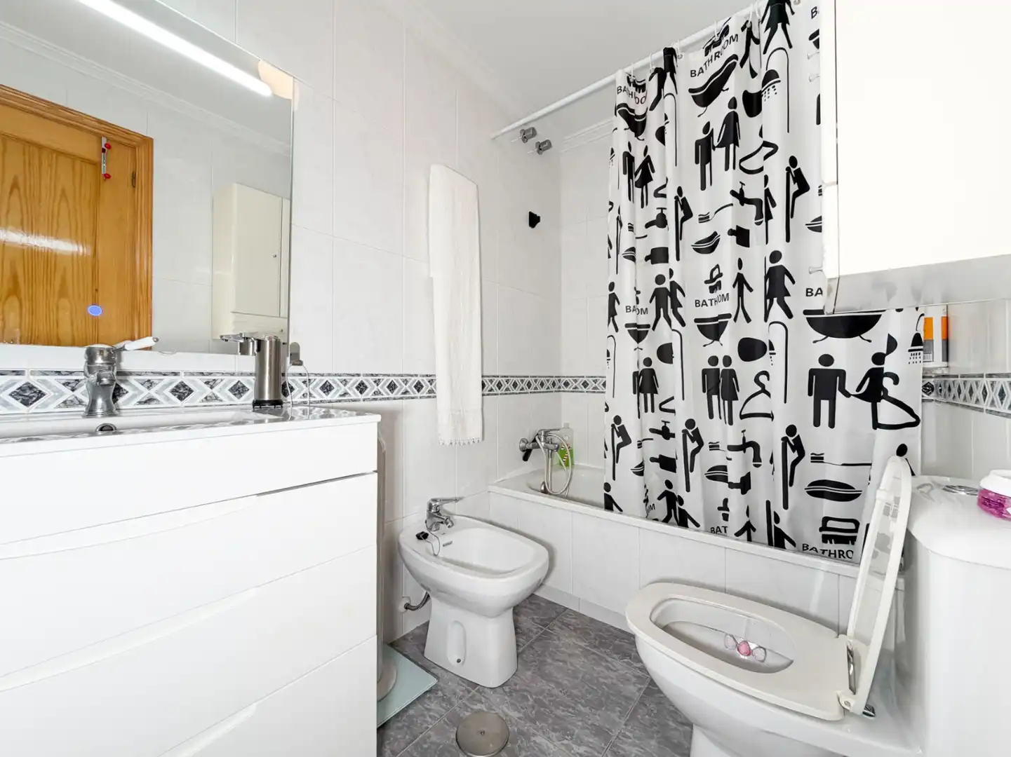 Bathroom of Apartments for sale in El Campello  with Air Conditioner, Storage room and Balcony