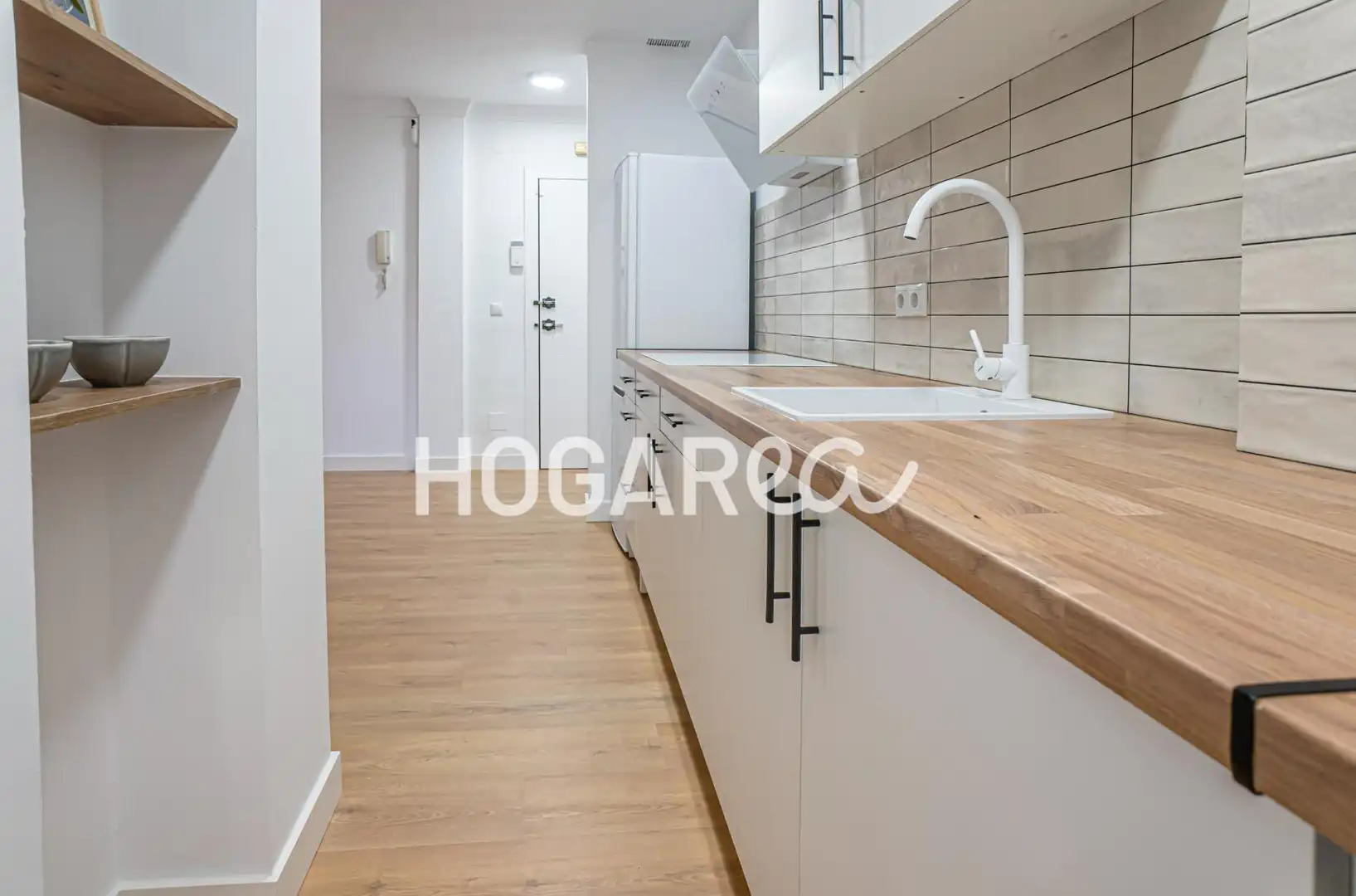 Cocina de Piso en venta en Rincón de la Victoria con Jardín privado, Parquet y Terraza