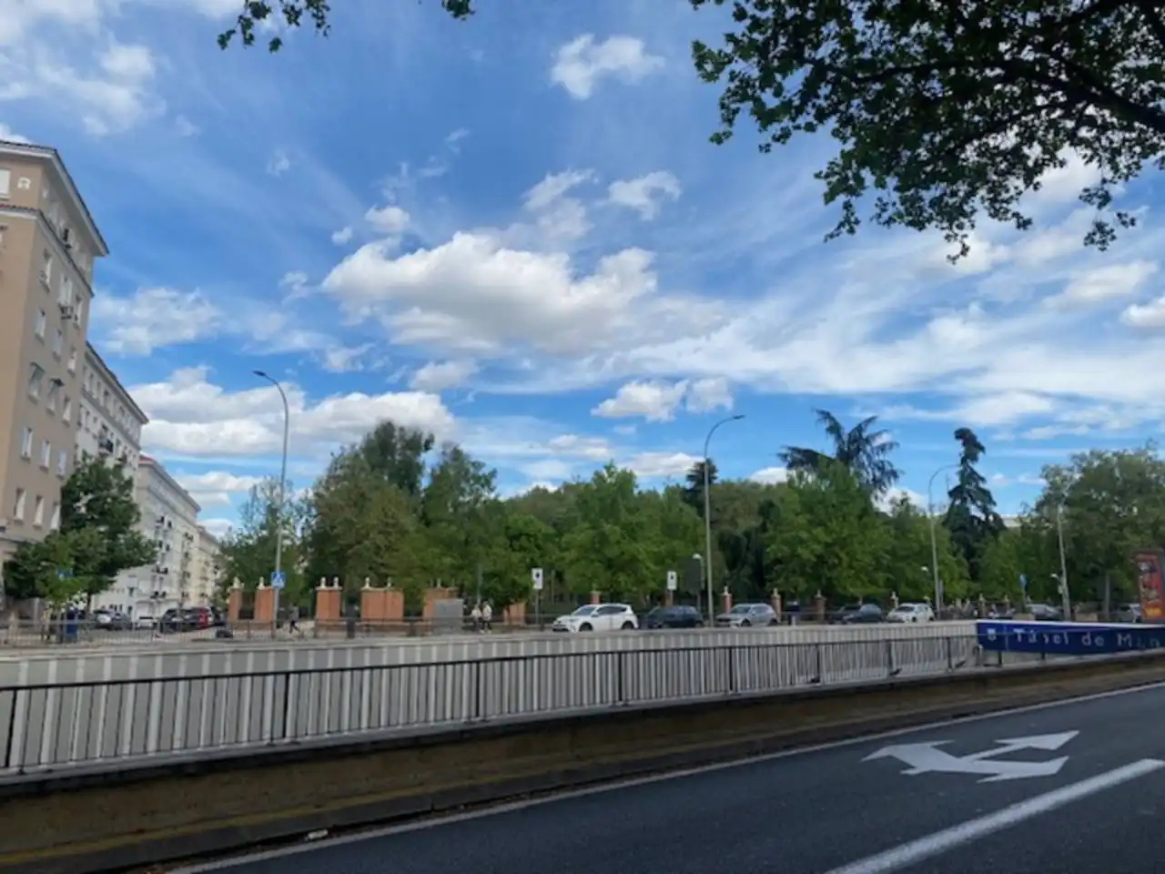 Vista exterior de Piso en venta en Madrid con Calefacción