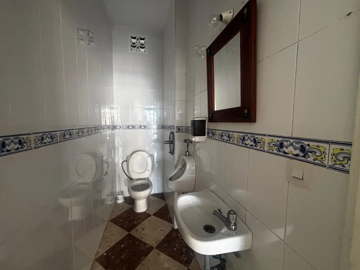 Baño de Local de alquiler en El Portil