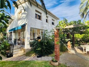 Chalet con balcón en venta en El Puerto