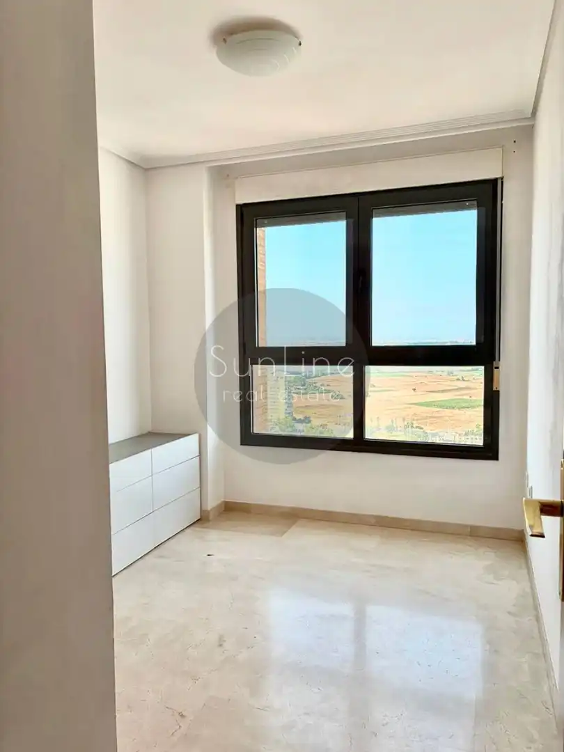 Bedroom of Flat for rent in Valencia  with Furnished, Balcony and Pets allowed