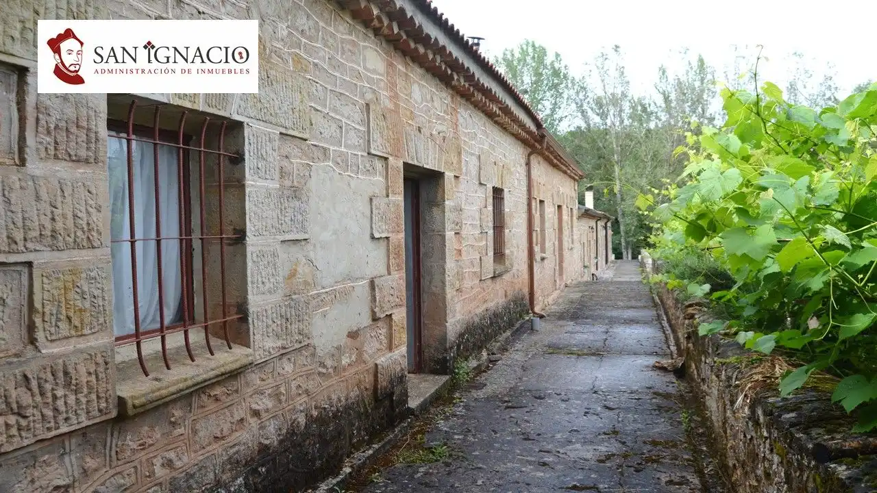 Vista exterior de Casa adosada en venta en Valle de Zamanzas con Jardín privado